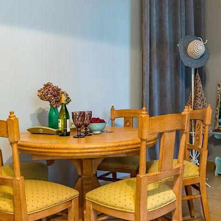Pokoje Goscinne Przy Rynku Dąbrówno 外观 照片